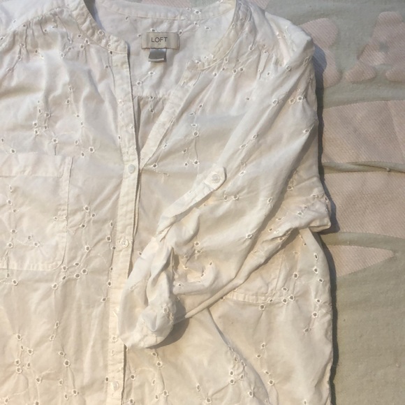 LOFT - White button up V-neck blouse - Picture 5 of 6